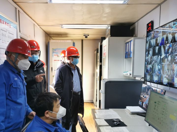 20221208 公司领导到杜儿坪瓦斯电厂督导安全生产工作1.jpg